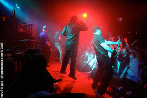 mass hysteria en concert à l’espace brest