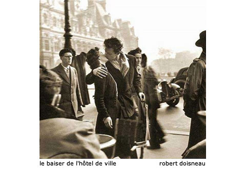 le baiser de l’hôtel de ville par Doisneau