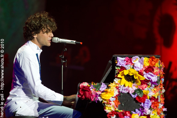 mika-vieilles-charrues-2010-herve-le-gall-EOS-1D-mark-IV