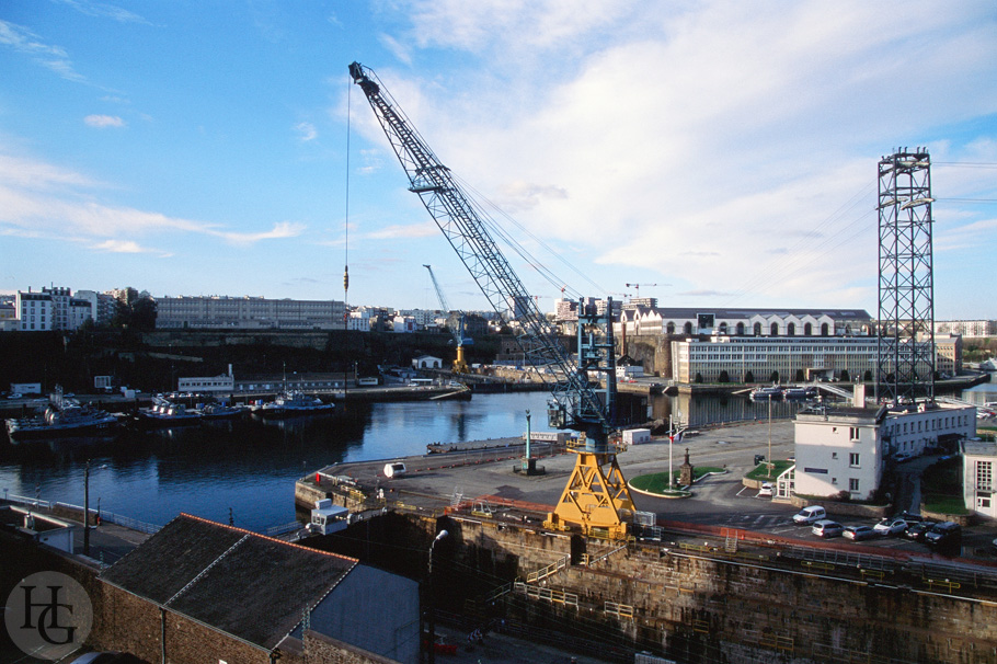 Vue sur le port de Brest Kodak Ektachrome 100 par Hervé Le Gall